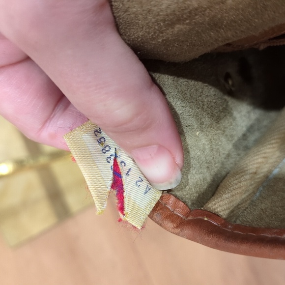 Dooney & Bourke Vintage Tan All Weather Leather Crossbody Purse Bag CALLOUTS - Picture 12 of 14